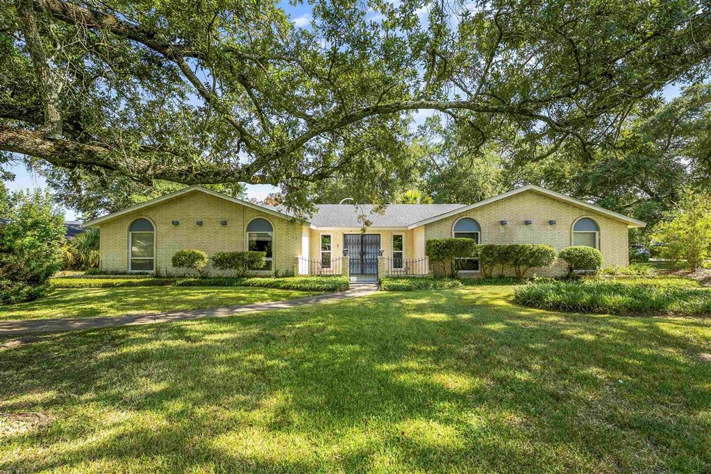 725 W Sale Road W — photo