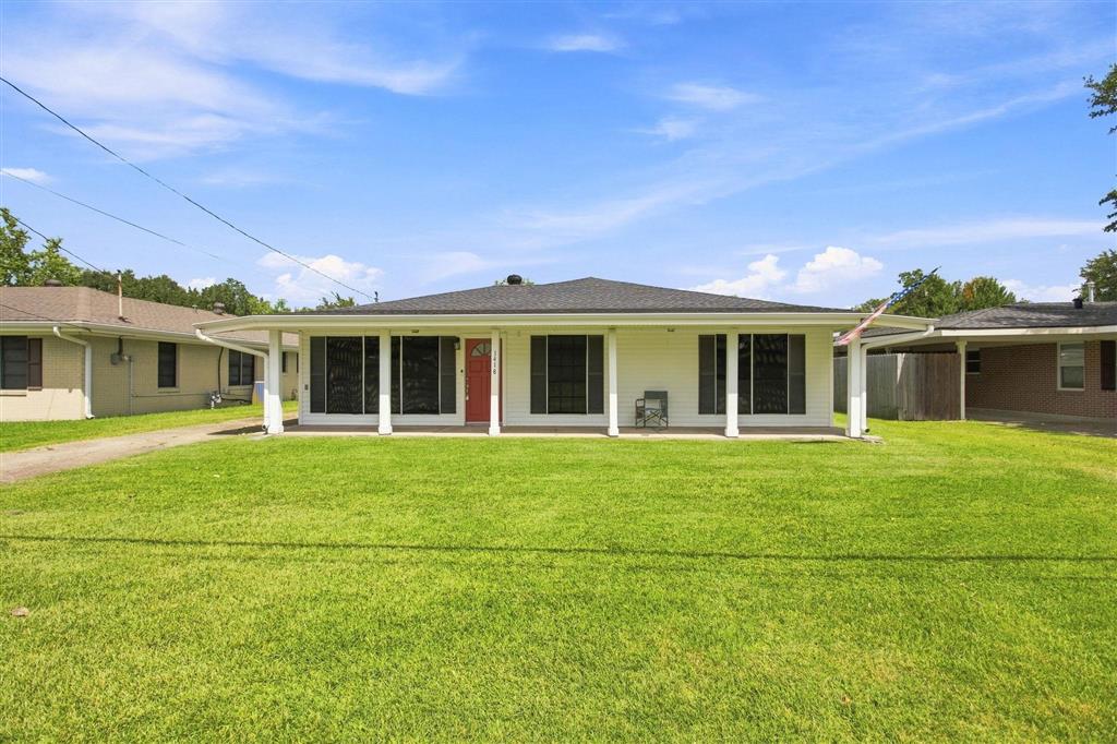 1418 E Kent Dr Drive E — photo