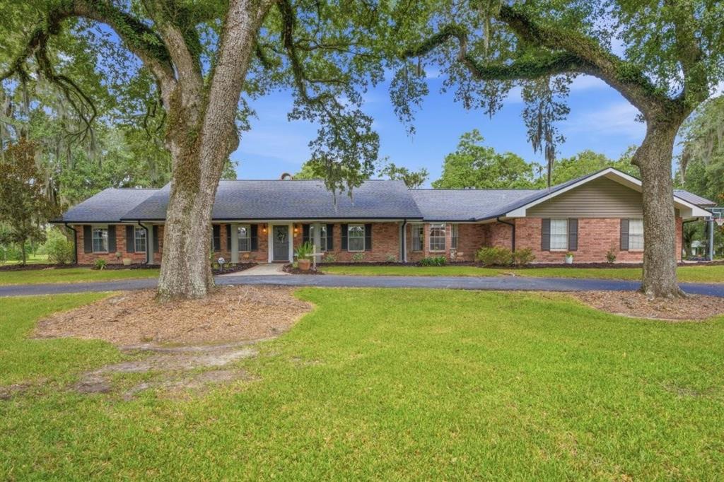 1795 White Acres Drive — photo