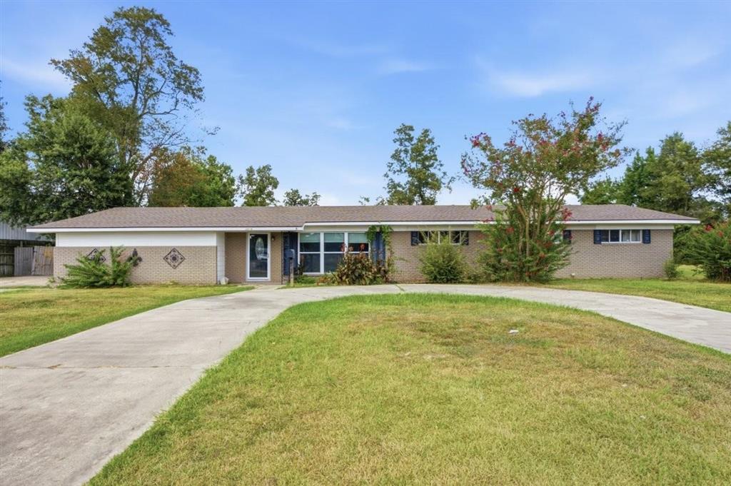 3816 Maplewood Drive — photo