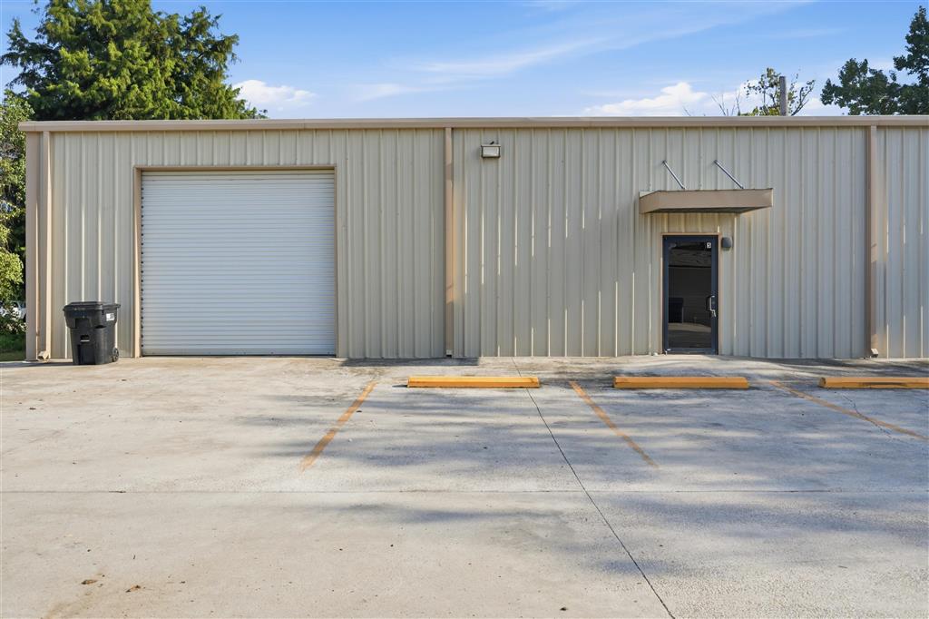 2412 Maplewood Drive Ste 5 — photo