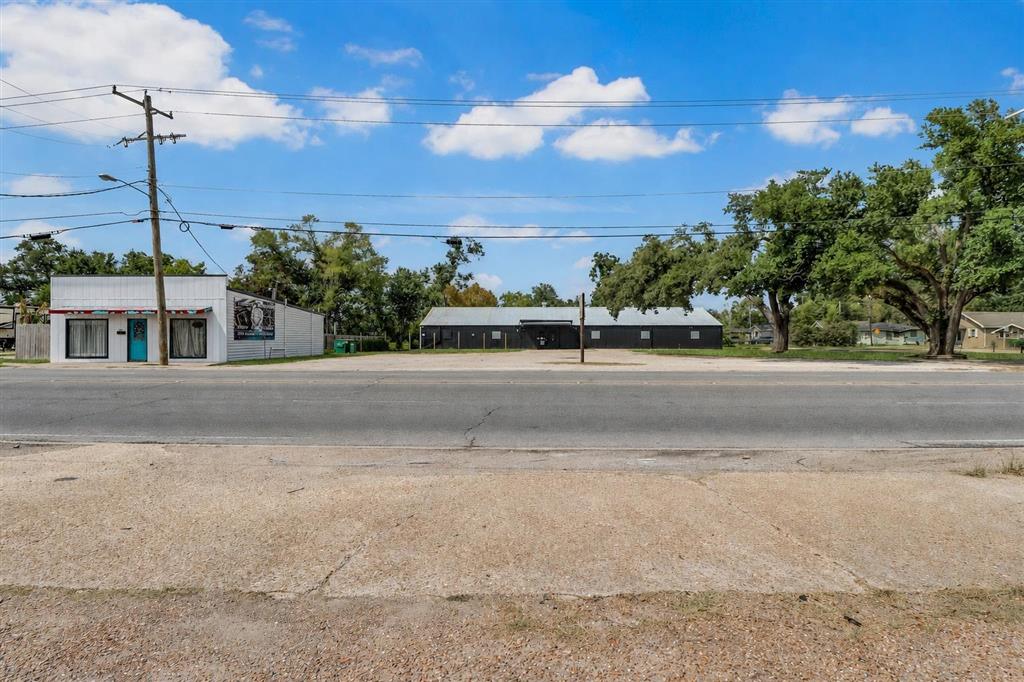 2331 Broad Street — photo