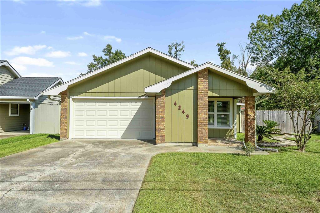 4249 Holly Hill Court — photo