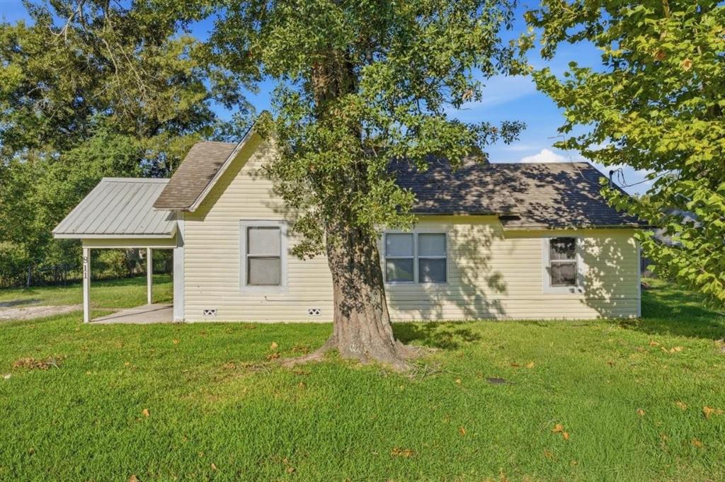 811 Live Oak Street — photo