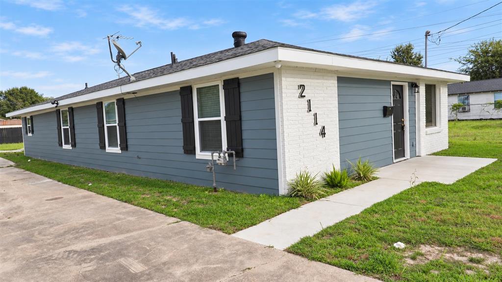2114 N Simmons Street — photo