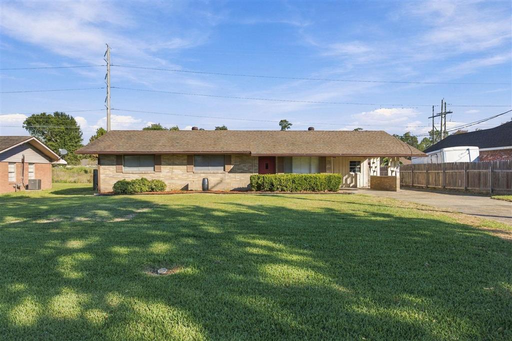 306 W Lee — photo