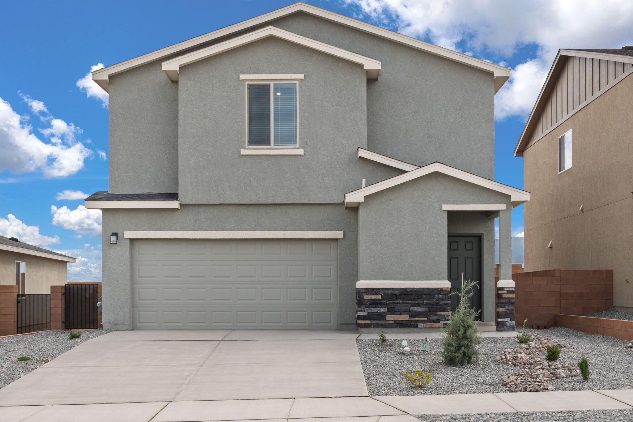 1628 Saddleback Trail NE — photo
