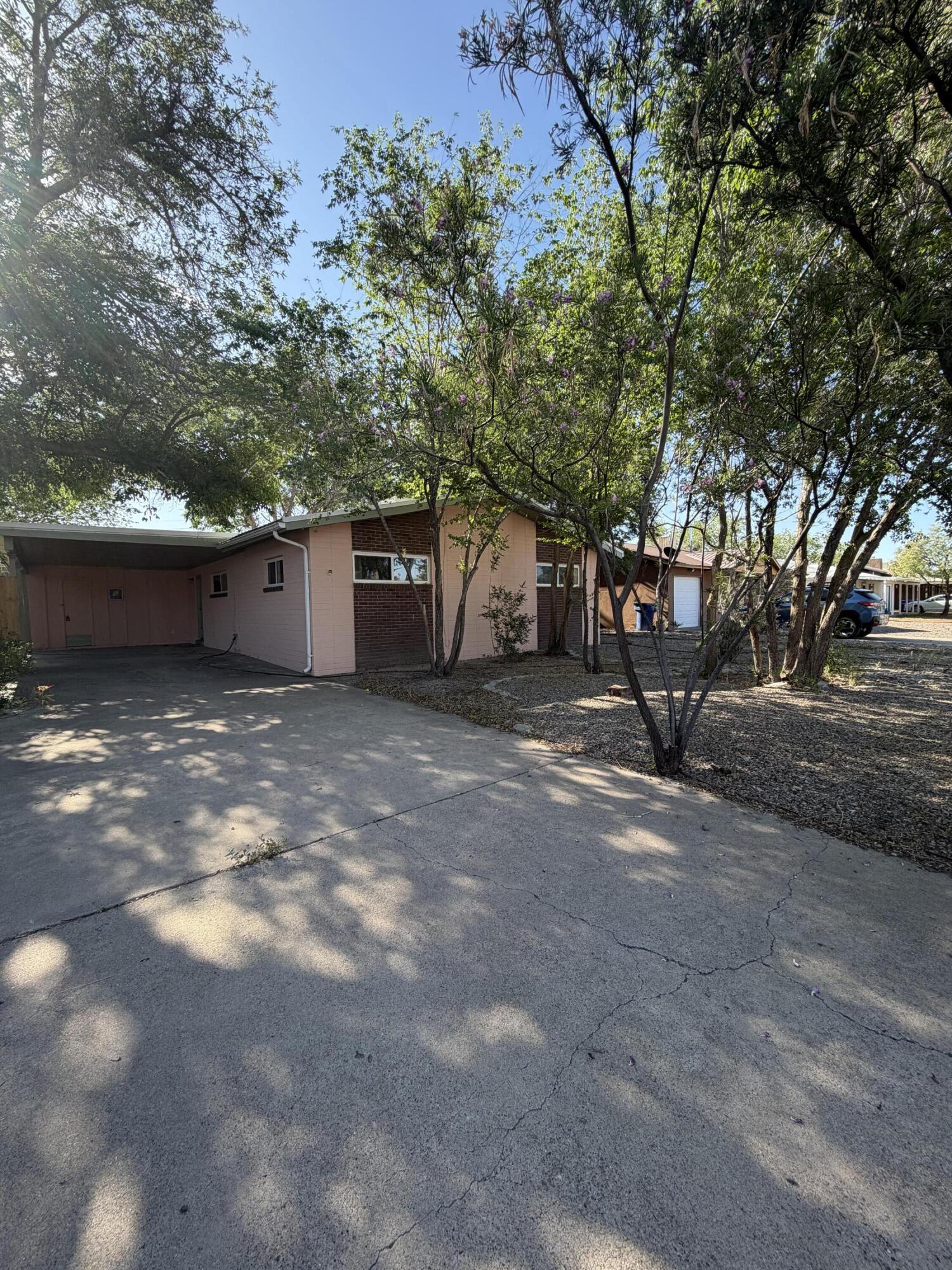 708 Caine Street — photo