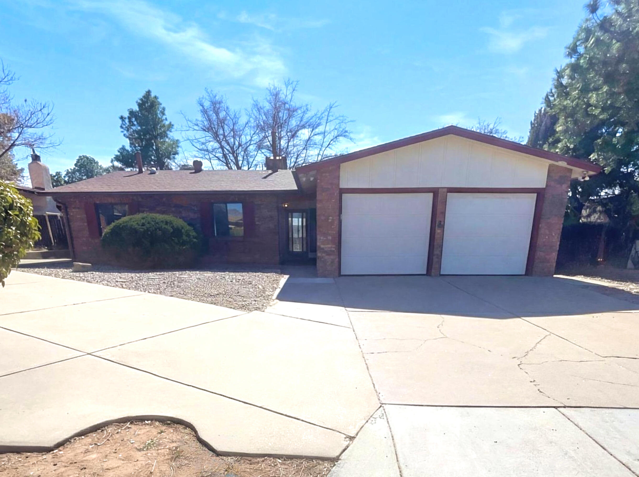 7212 Derickson Avenue NE — photo