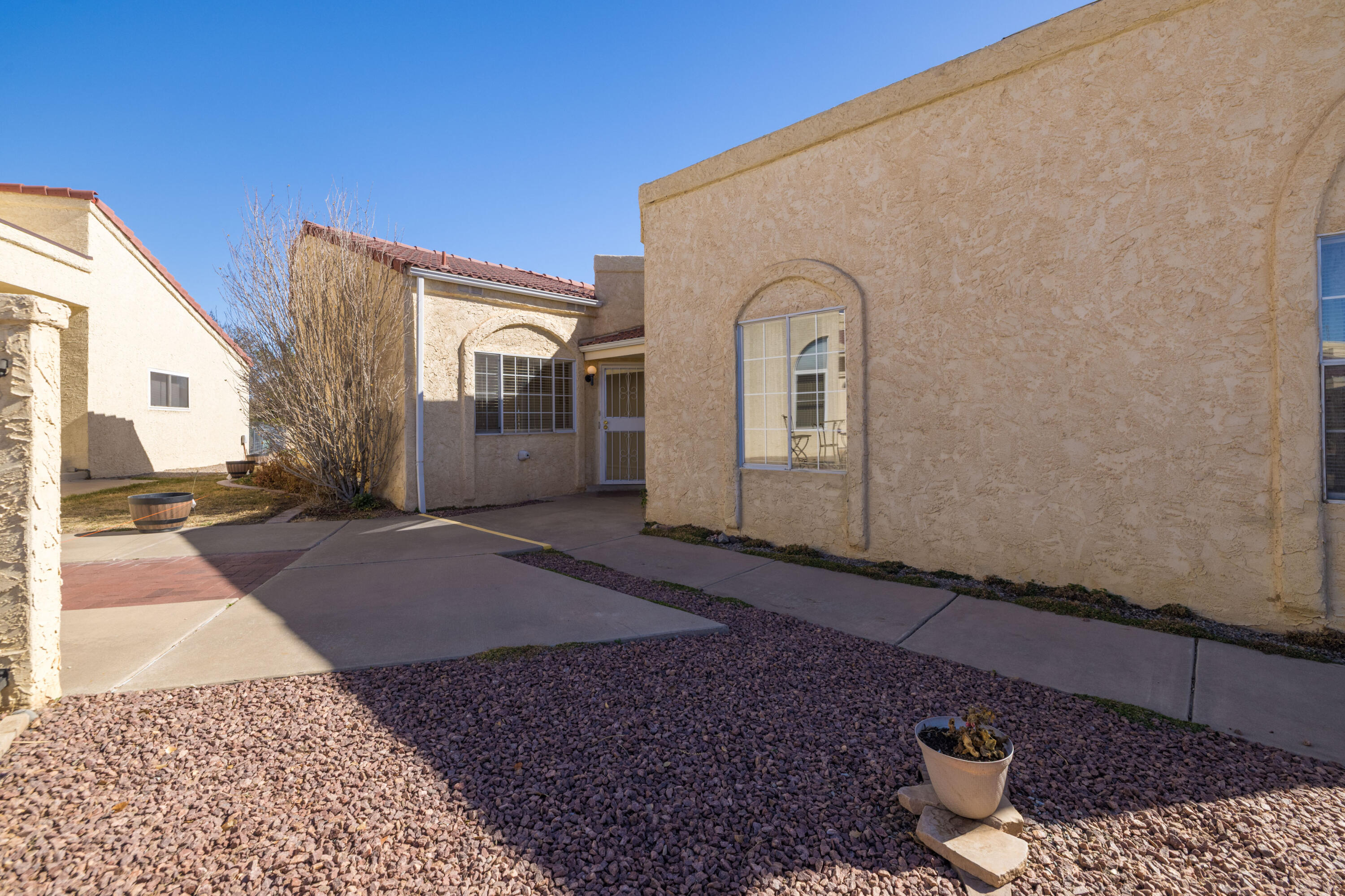 570 Eastlake Drive SE, Rio Rancho, NM 87124 — photo 2
