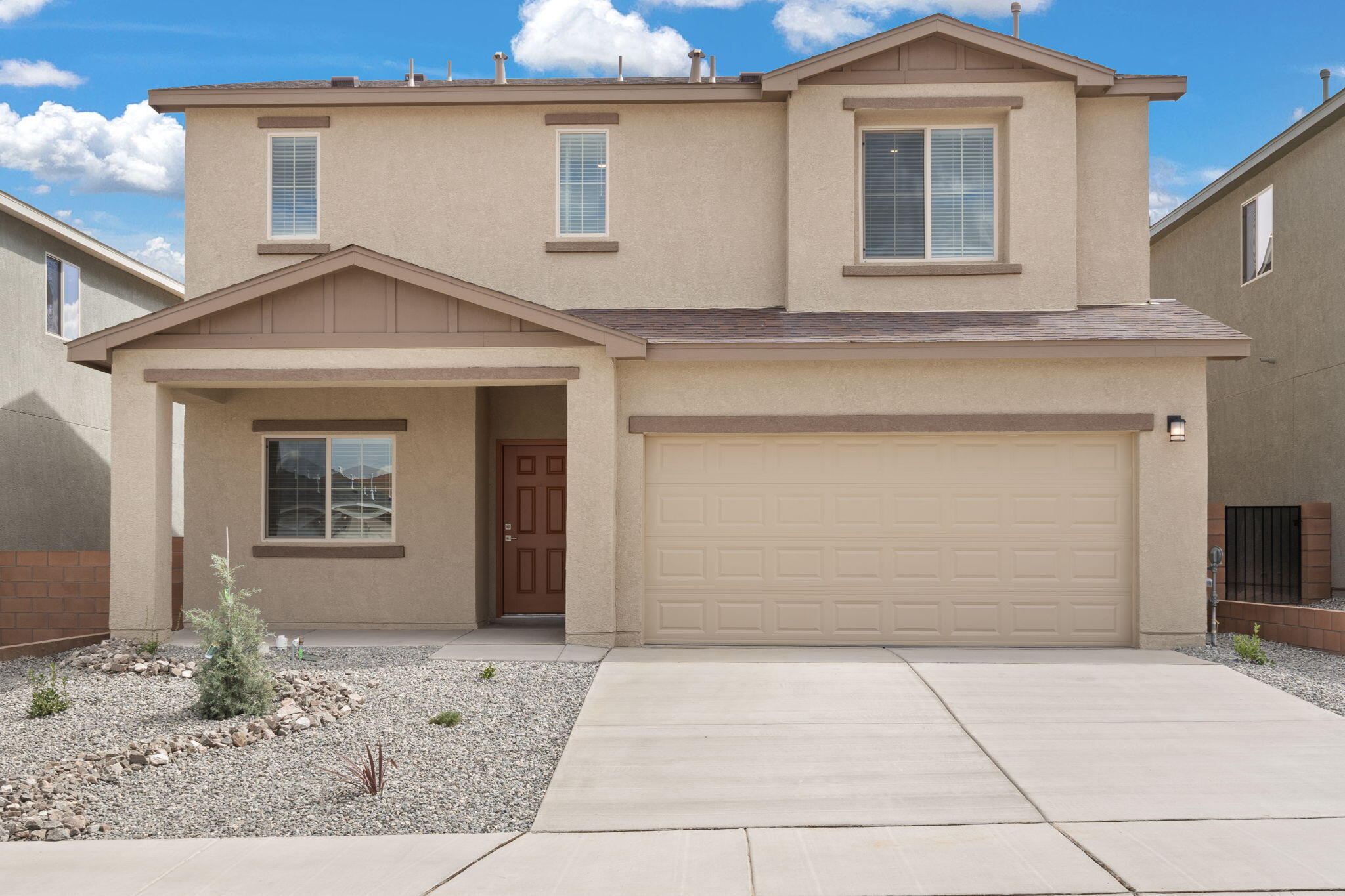 1525 Rawhide Loop NE — photo