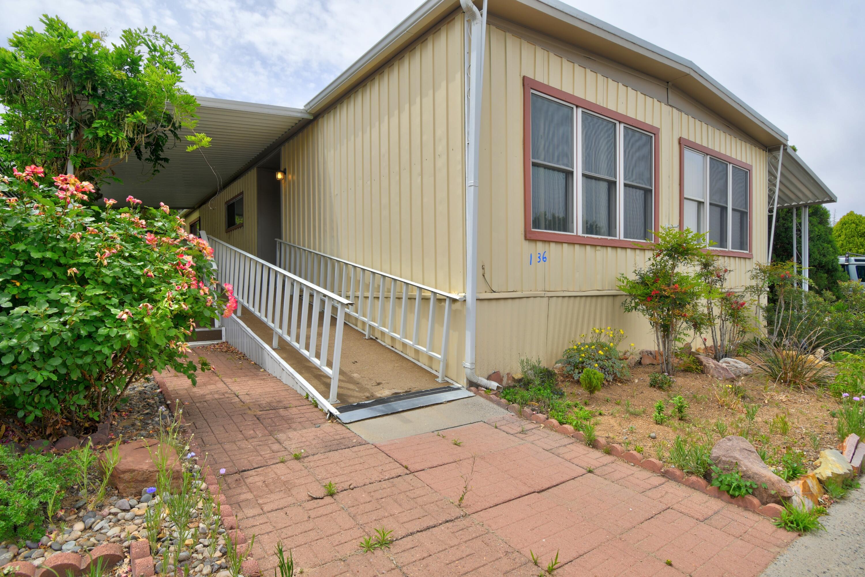 7112 Pan American East NE 136 — photo