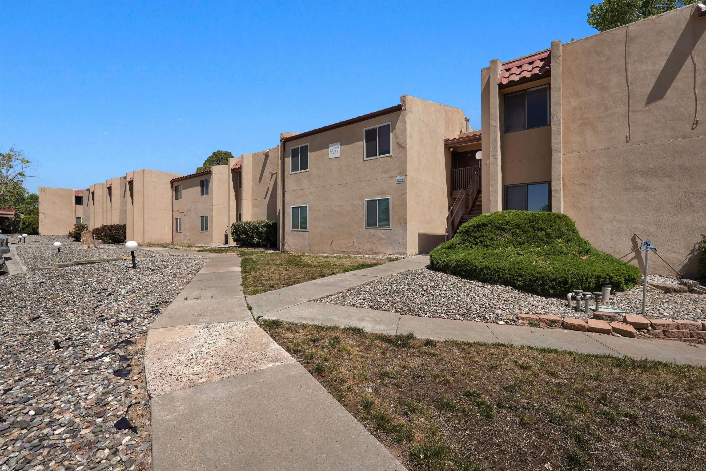 937 Country Club Drive SE Unit F, Rio Rancho, NM 87124 — photo 2