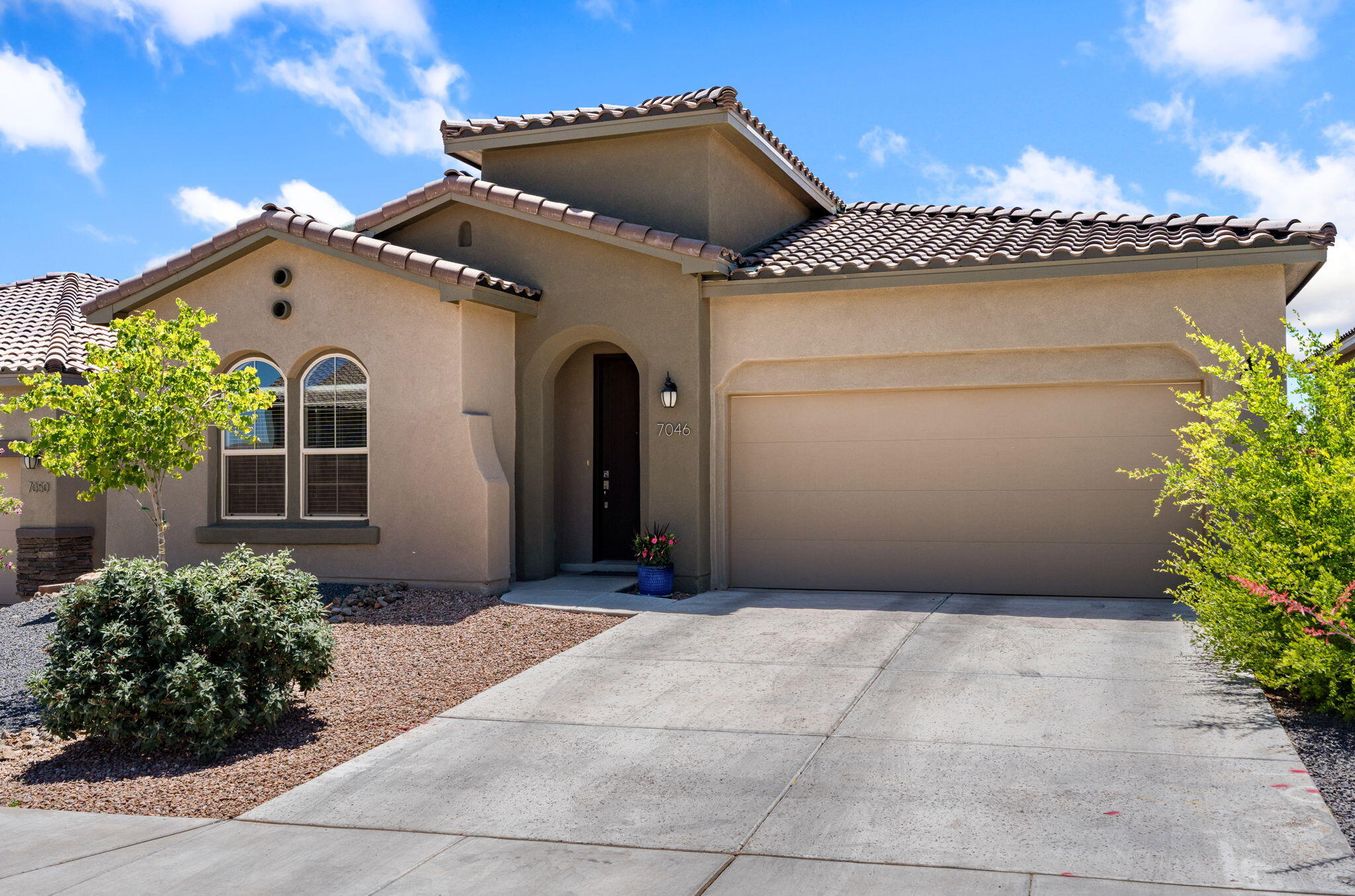 7046 Crystal Drive NE — photo