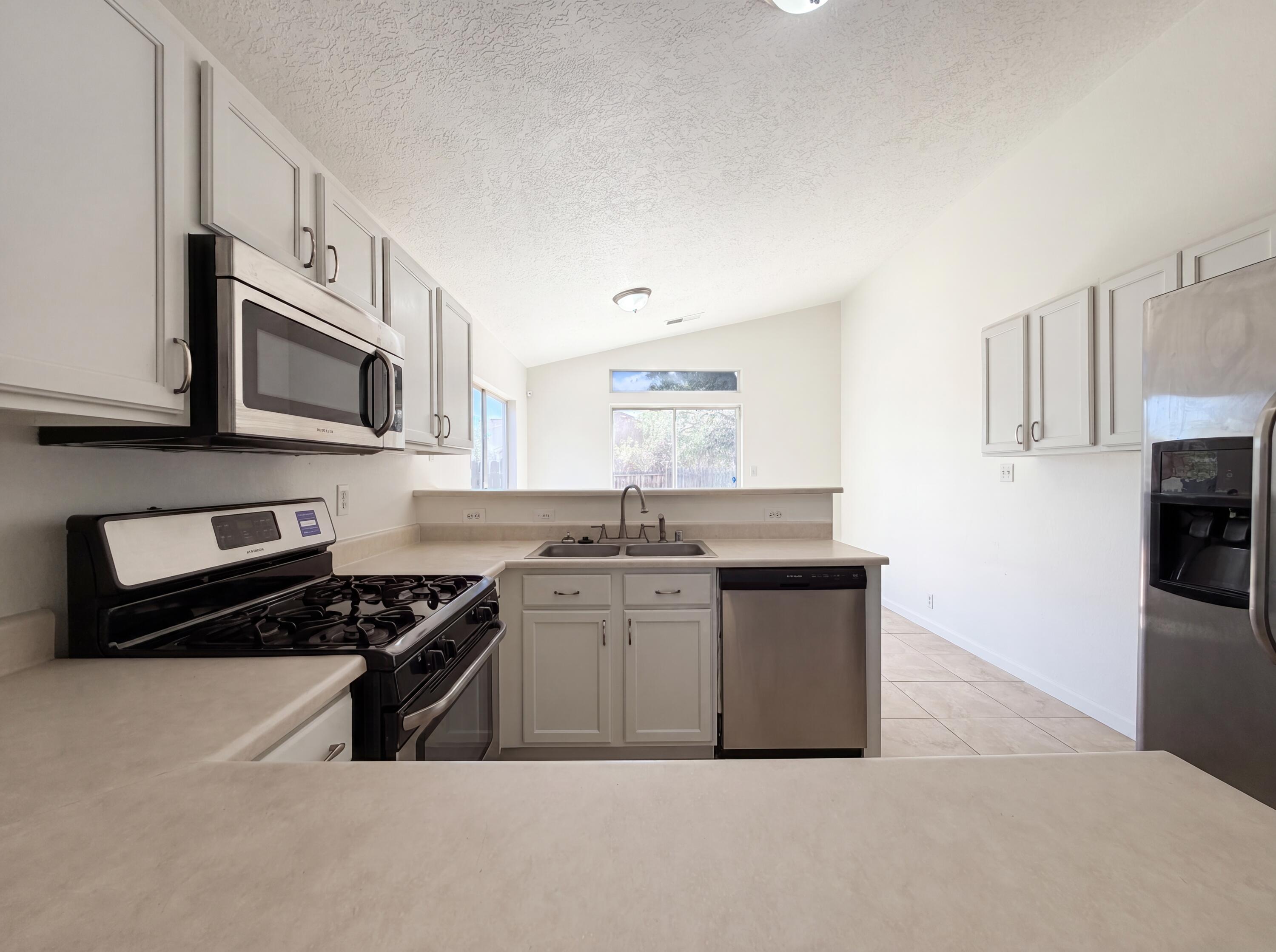6948 Angela Drive NE, Rio Rancho, NM 87144 — photo 2
