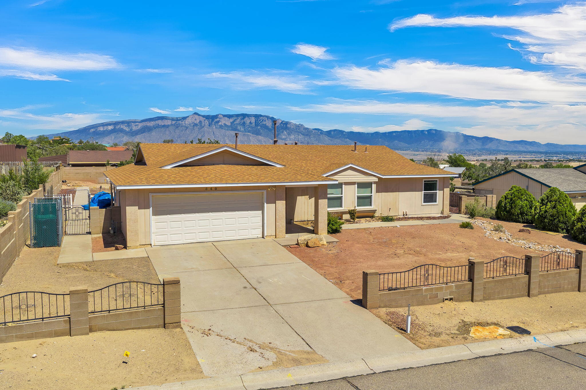 540 7th Avenue NE, Rio Rancho, NM 87124