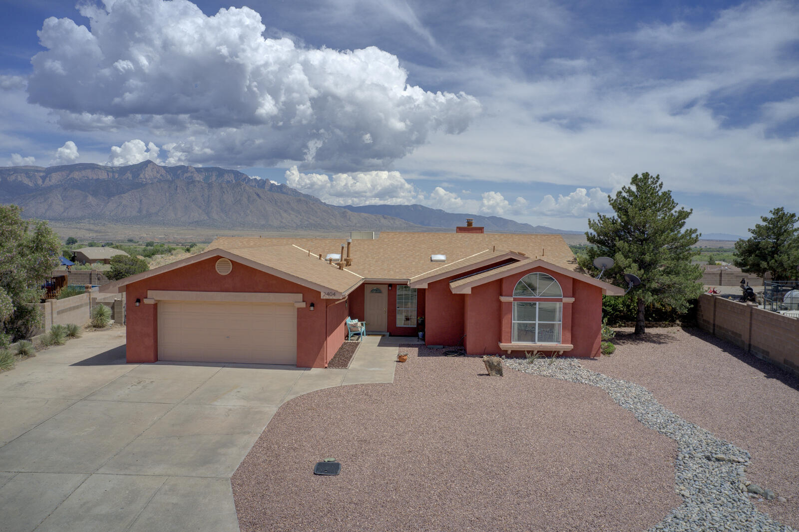 2404 Mosca Road NE, Rio Rancho, NM 87124