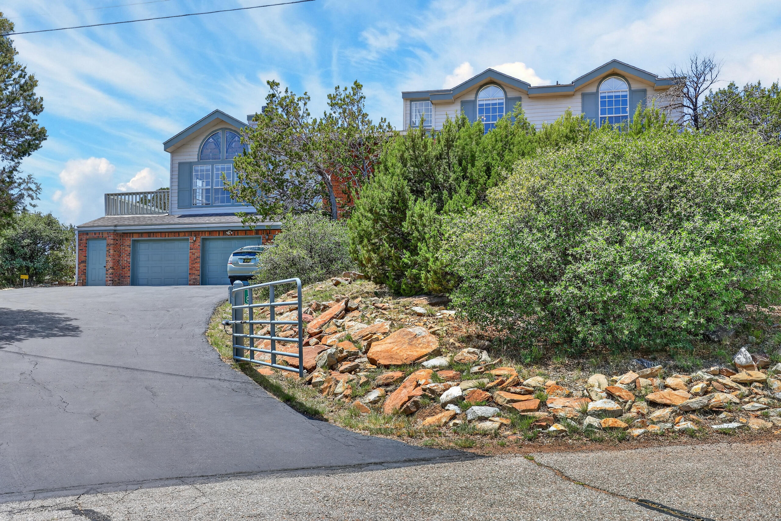 18 Boulder Lane — photo