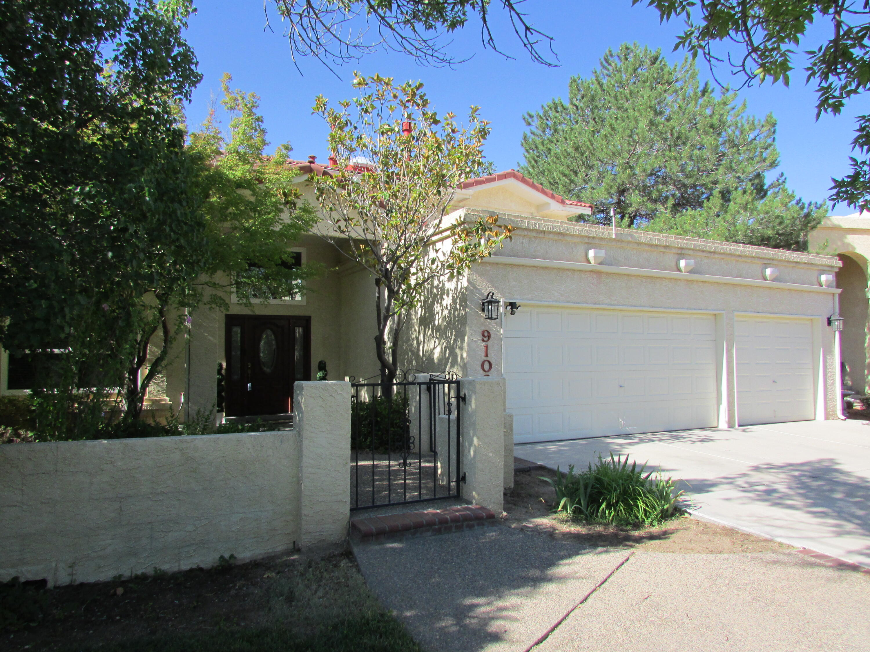 9108 Surrey Road NE — photo
