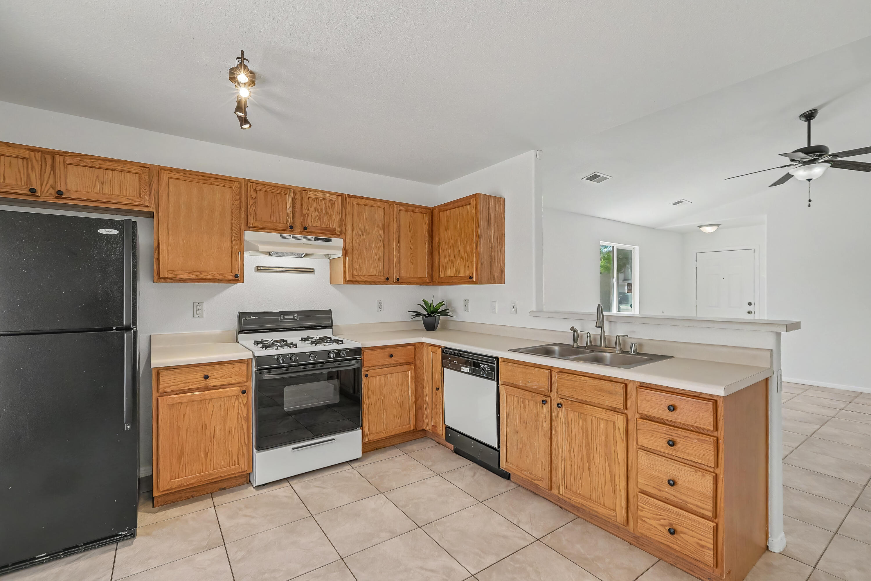 616 Valley Meadows Drive NE, Rio Rancho, NM 87144 — photo 3