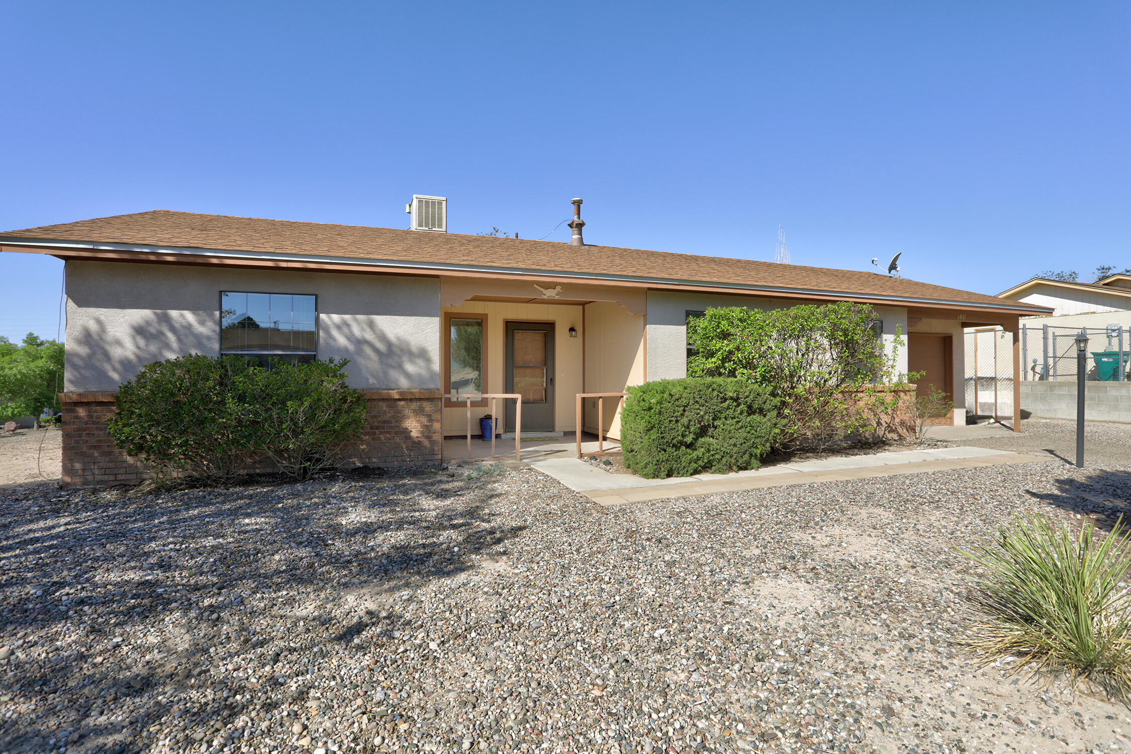 835 Ivory Road SE, Rio Rancho, NM 87124