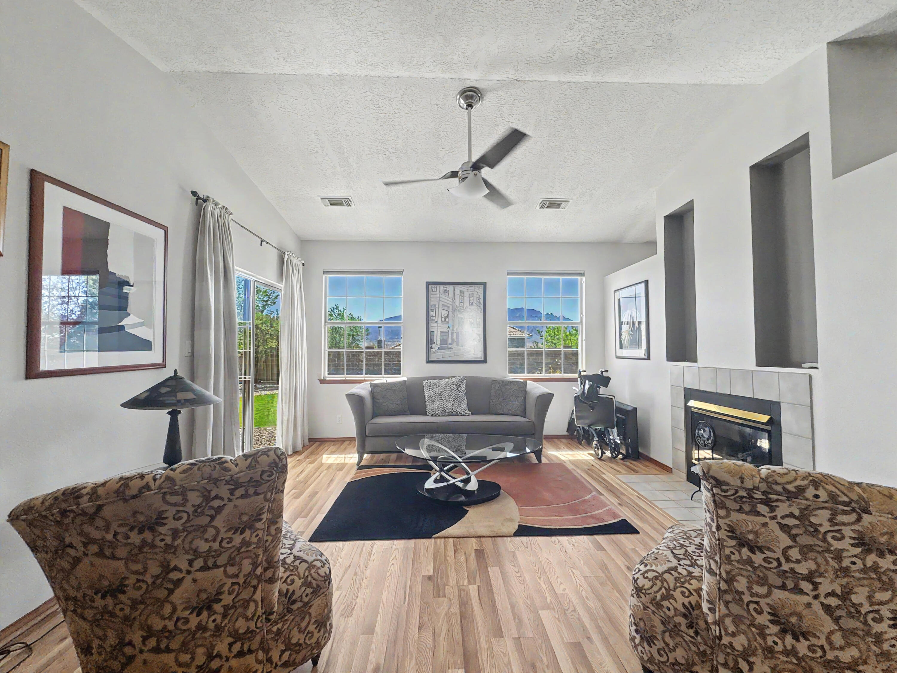 2613 Sandia Loop NE — photo