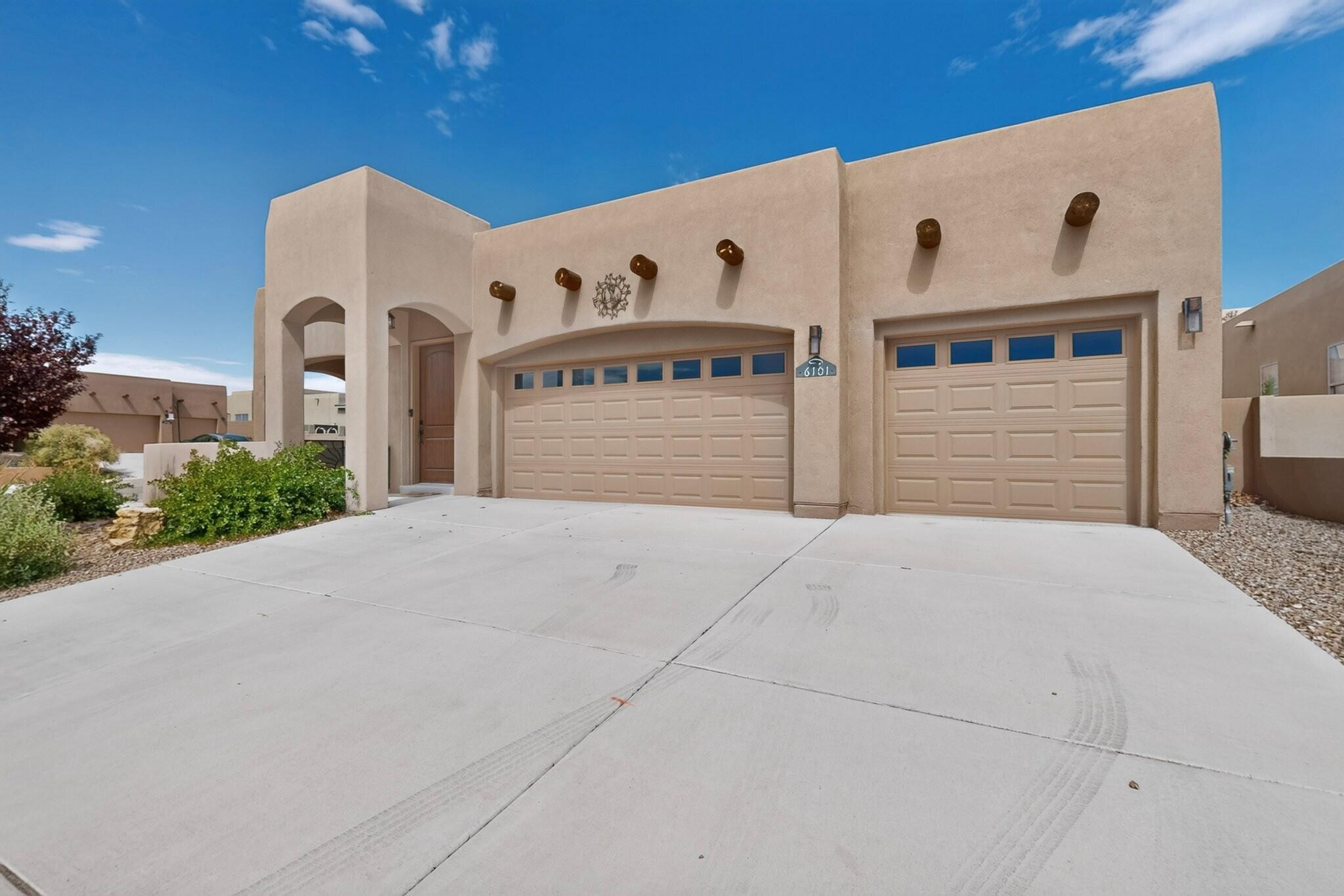 6101 Santa Fe Trail Drive NE — photo