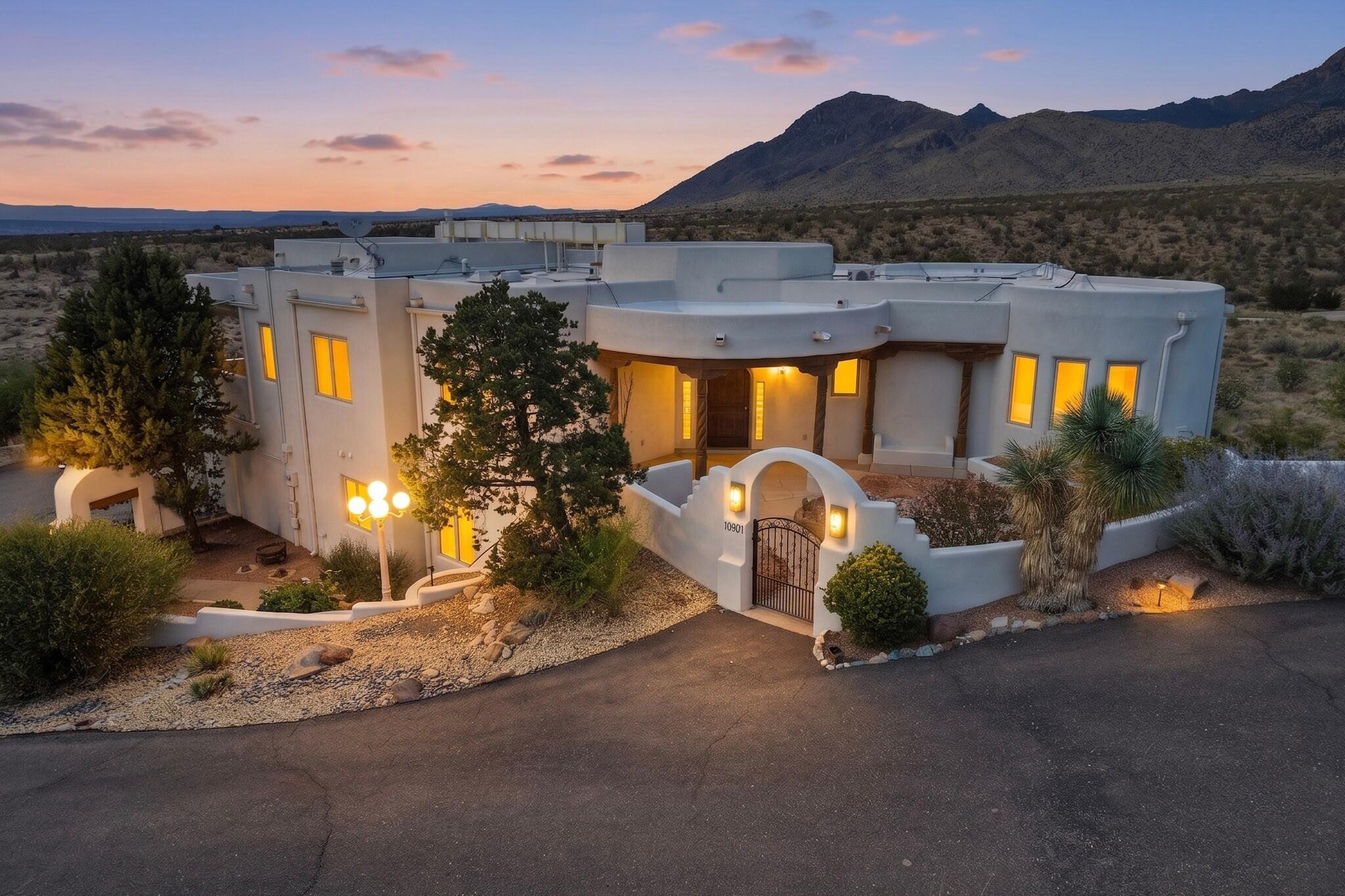 10901 Elena Drive NE — photo