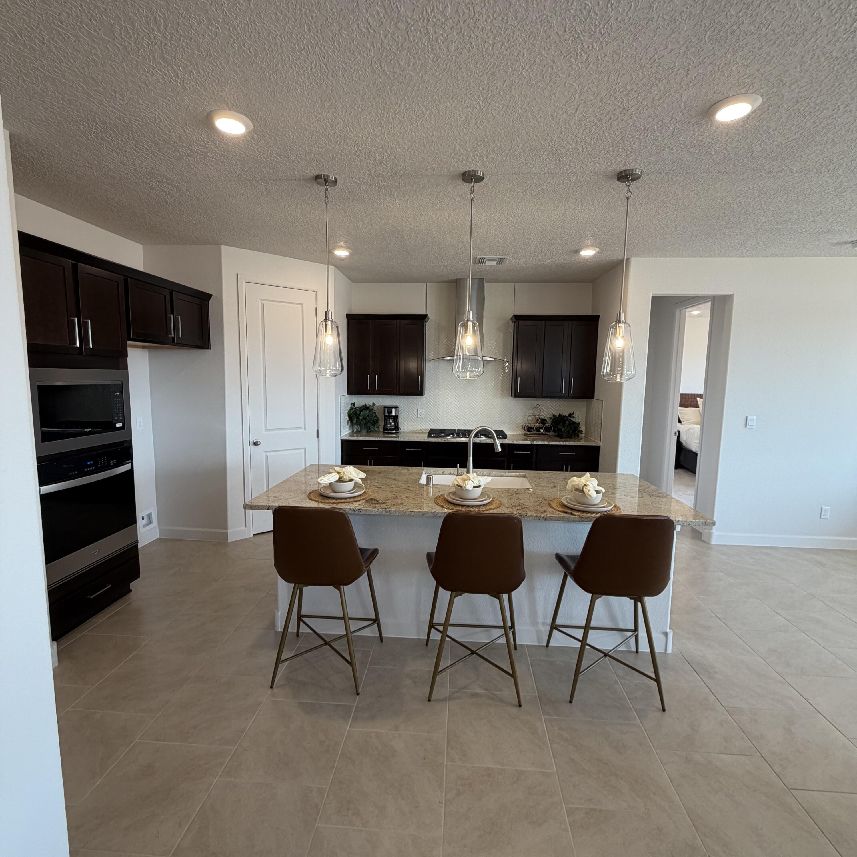 2427 Marble Avenue NE, Rio Rancho, NM 87144 — photo 2