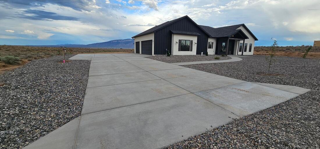 2116 Kaiser Road NE, Rio Rancho, NM 87144