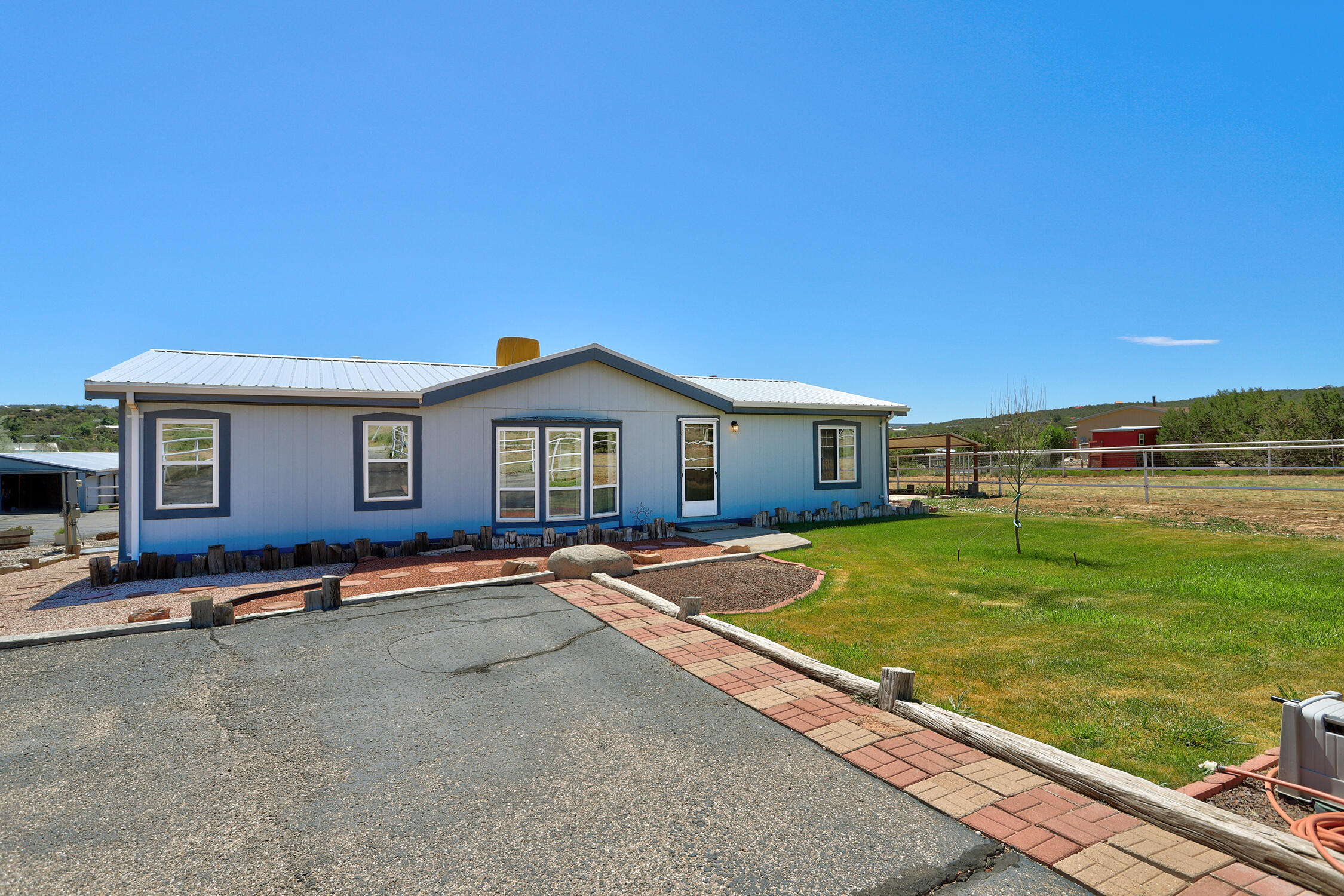 16 Stagecoach Junction Road — photo