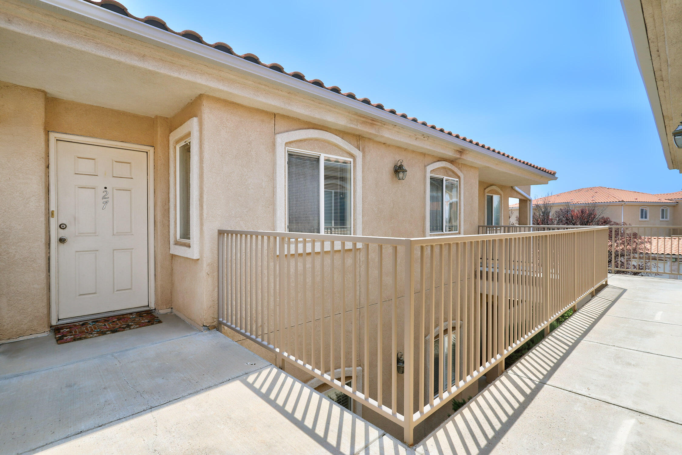 6800 Vista Del Norte Drive NE 427 — photo