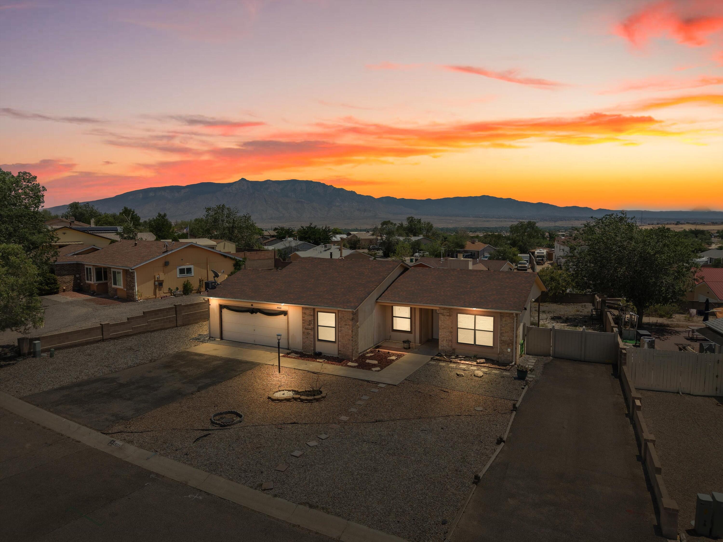 4522 Sunstone Way NE, Rio Rancho, NM 87124