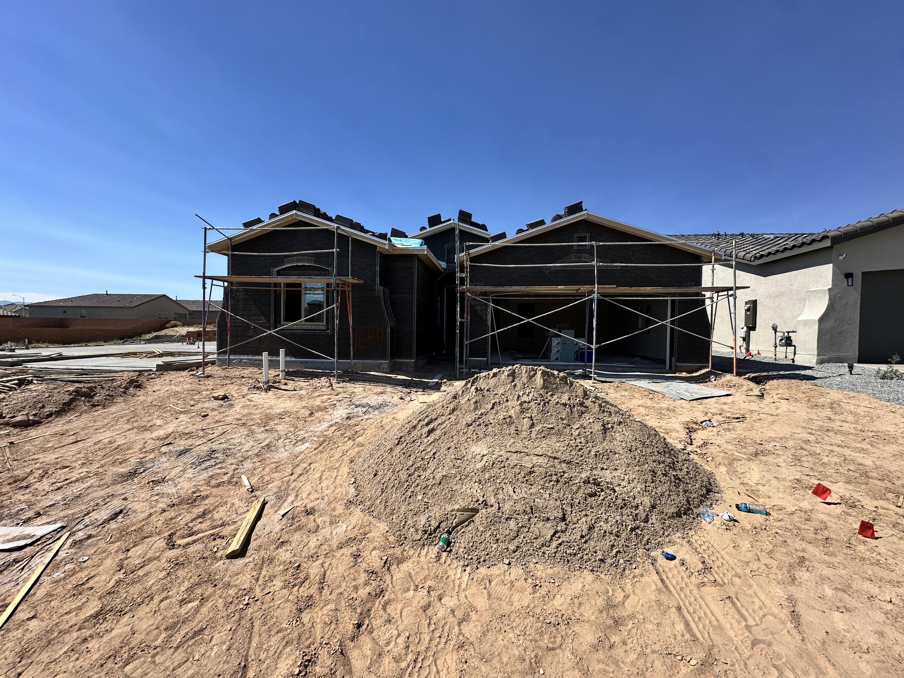 1649 Valle De Colores Street NW — photo
