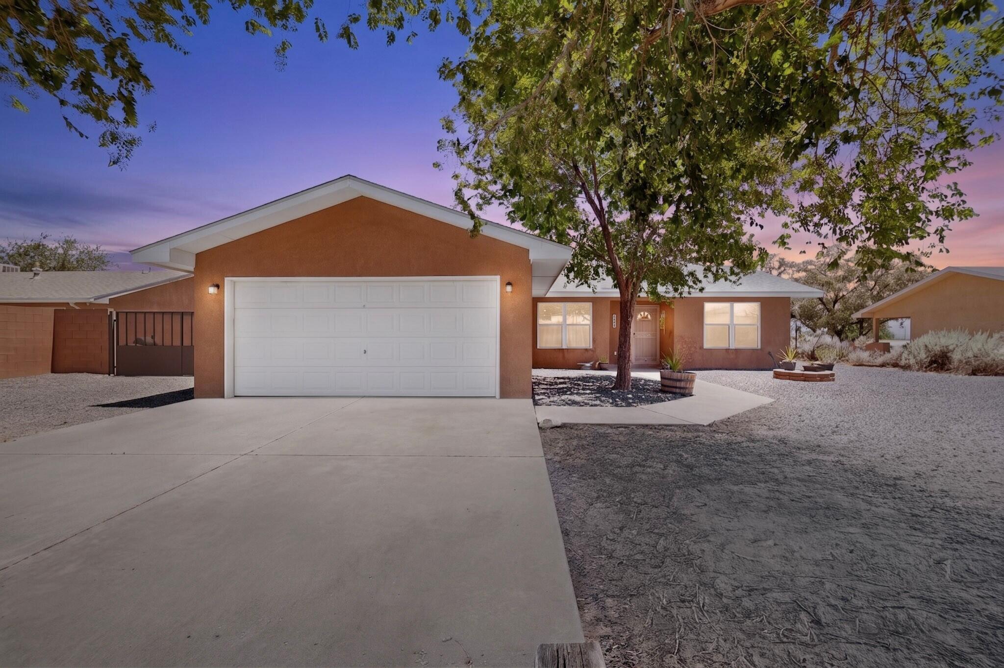 608 Mohawk Street SW, Rio Rancho, NM 87124