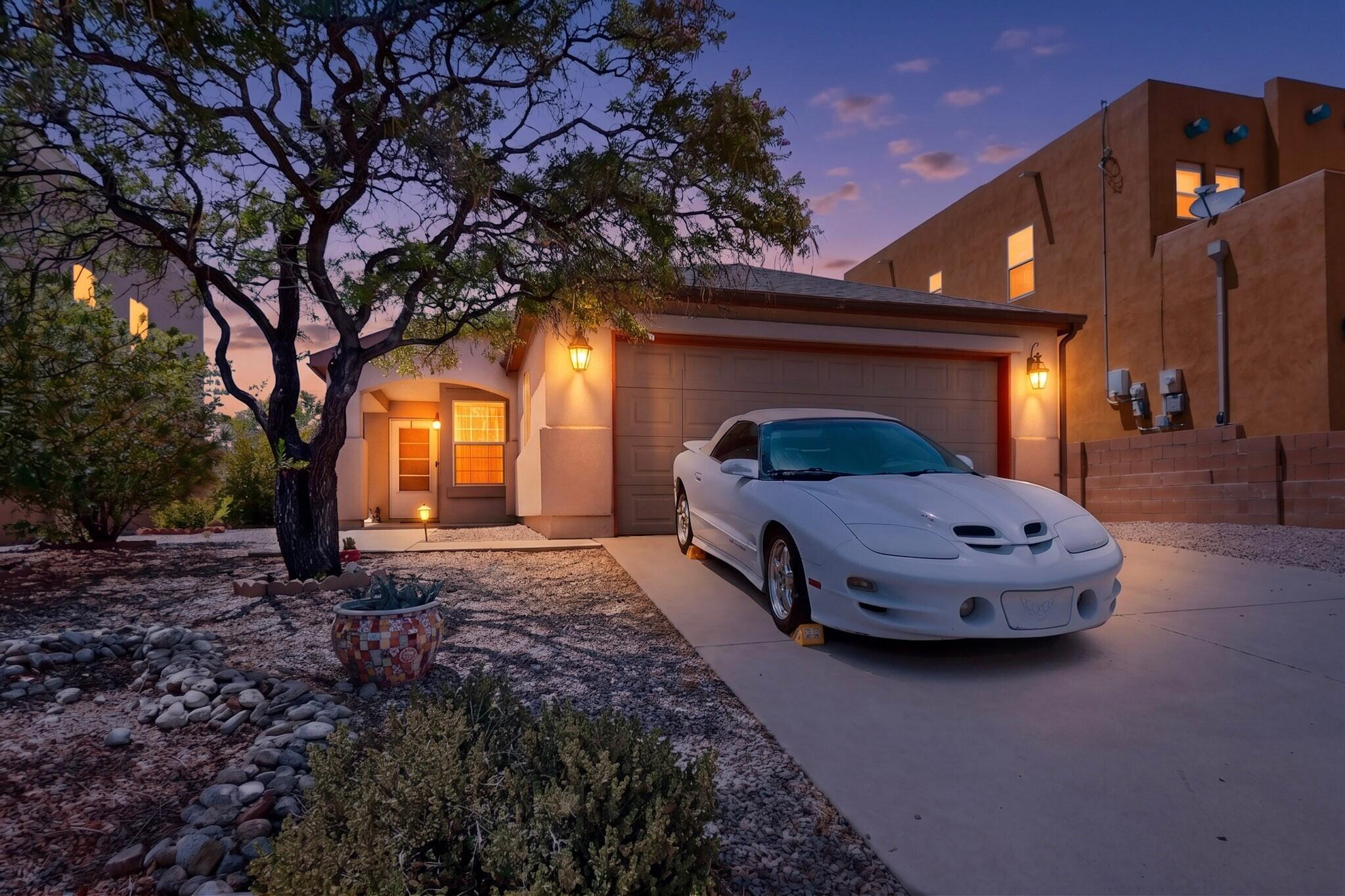 5596 Gladstone Drive NE, Rio Rancho, NM 87144