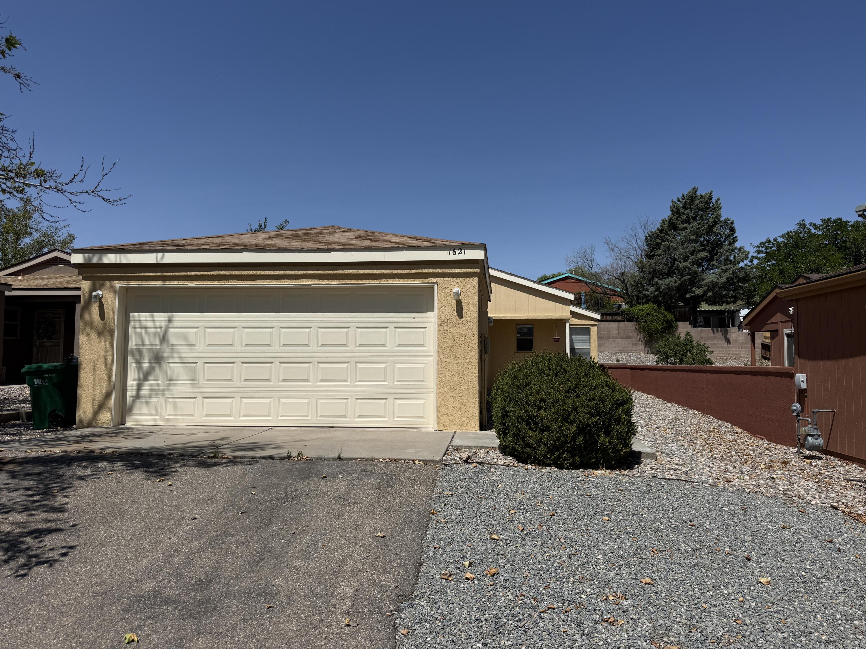 1621 Patti Place NE, Rio Rancho, NM 87144
