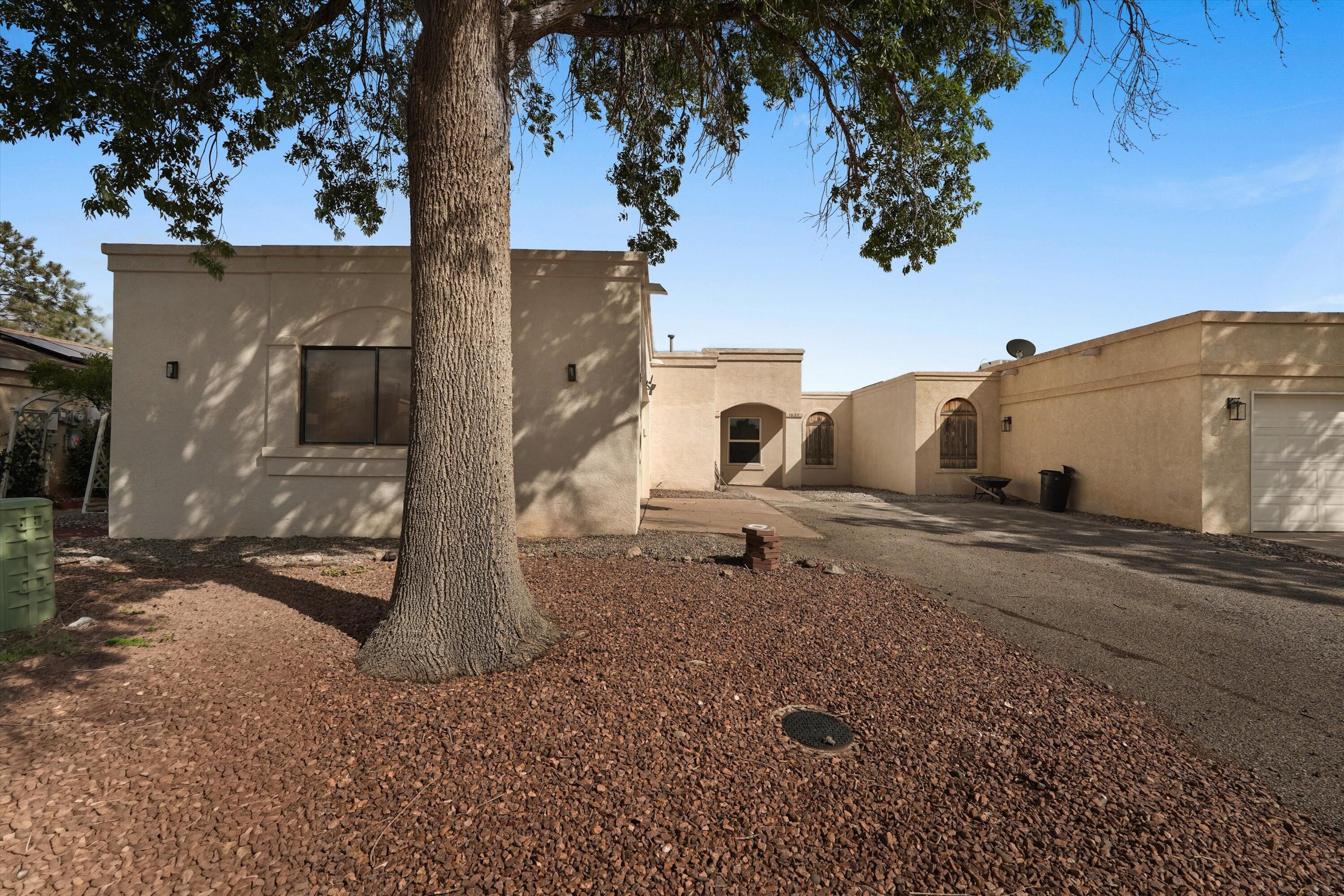 1620 Plum Road NE, Rio Rancho, NM 87144