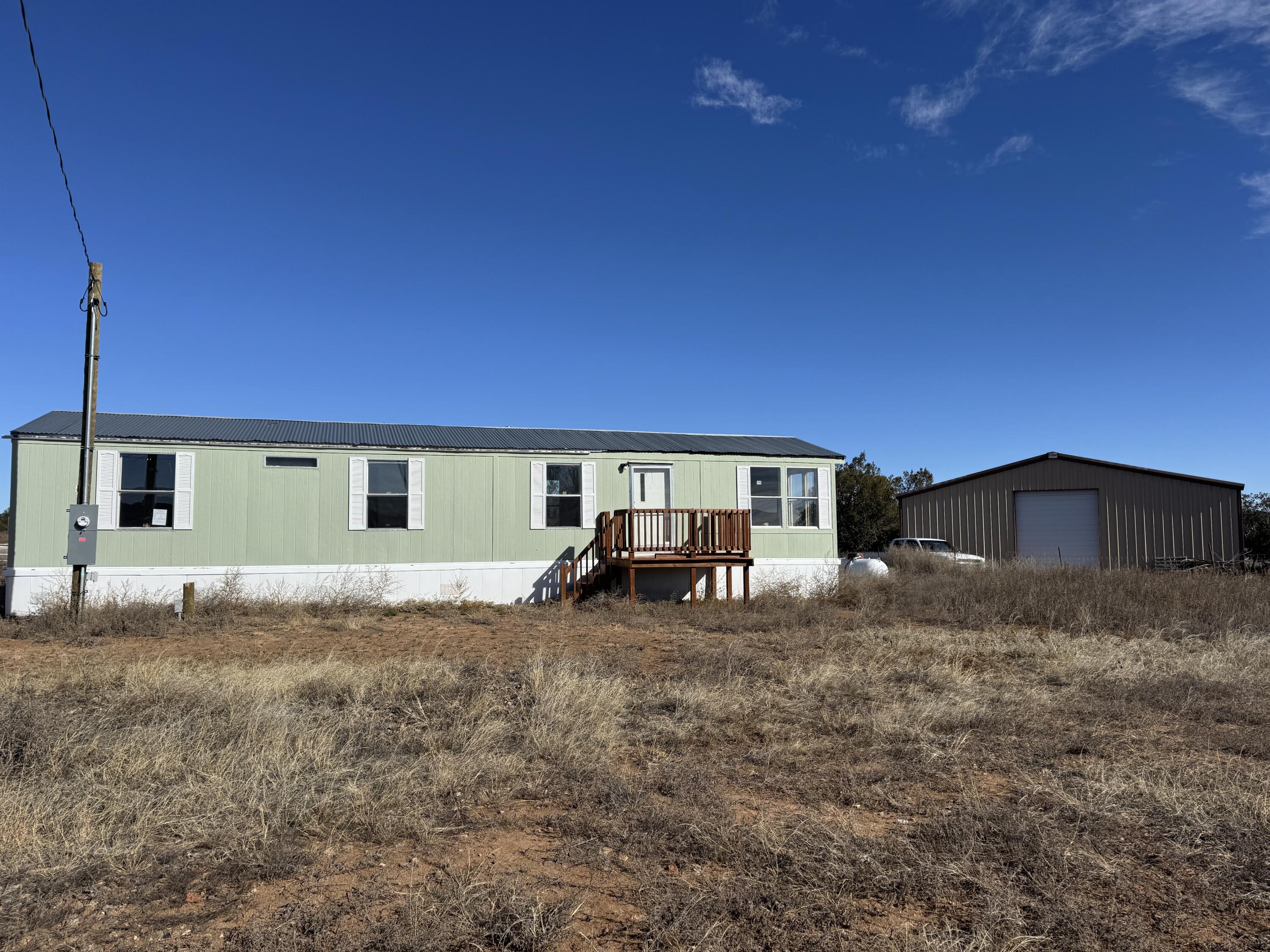 4 B Lois Court — photo