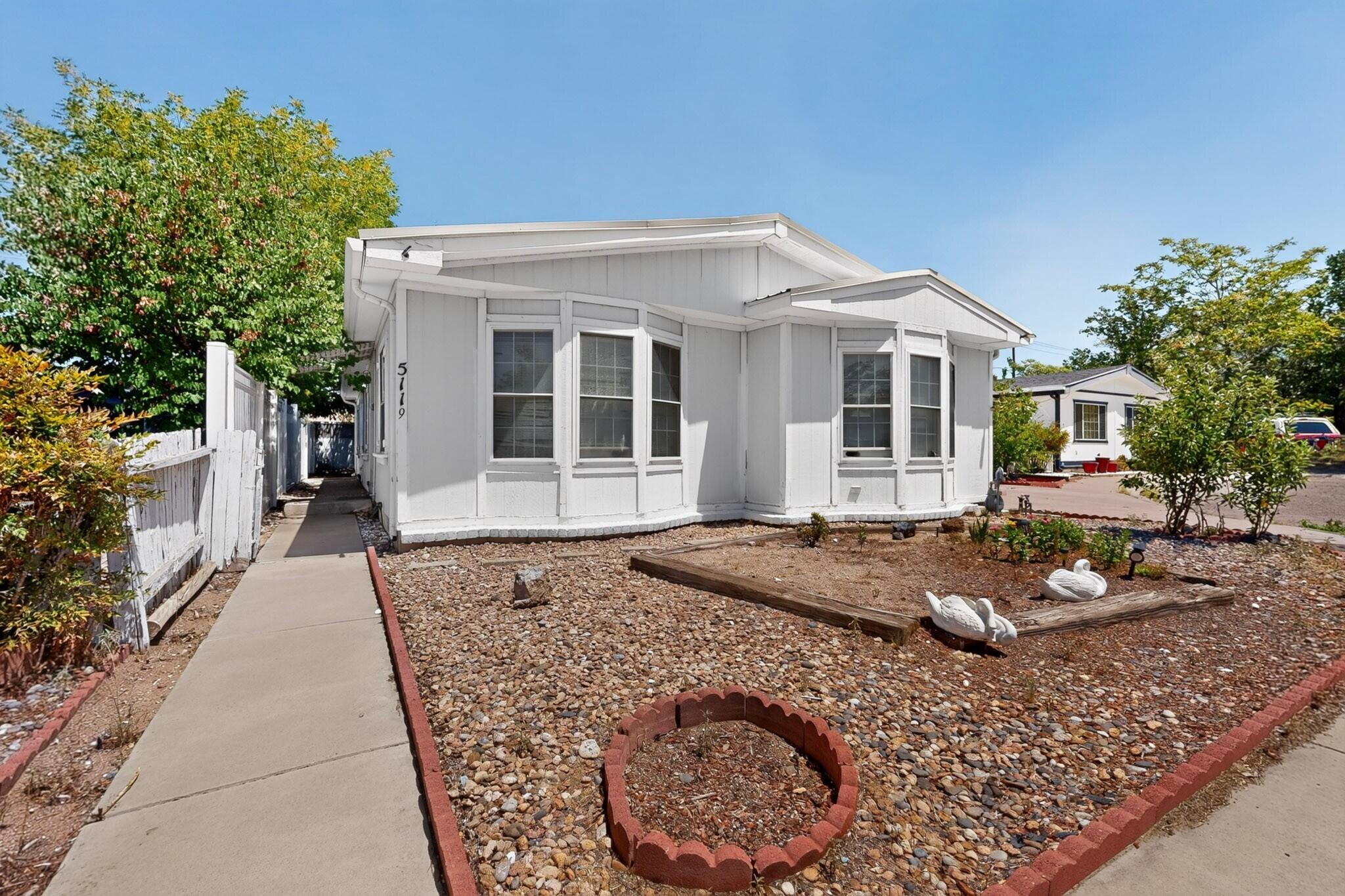 5119 Stream Court NE — photo