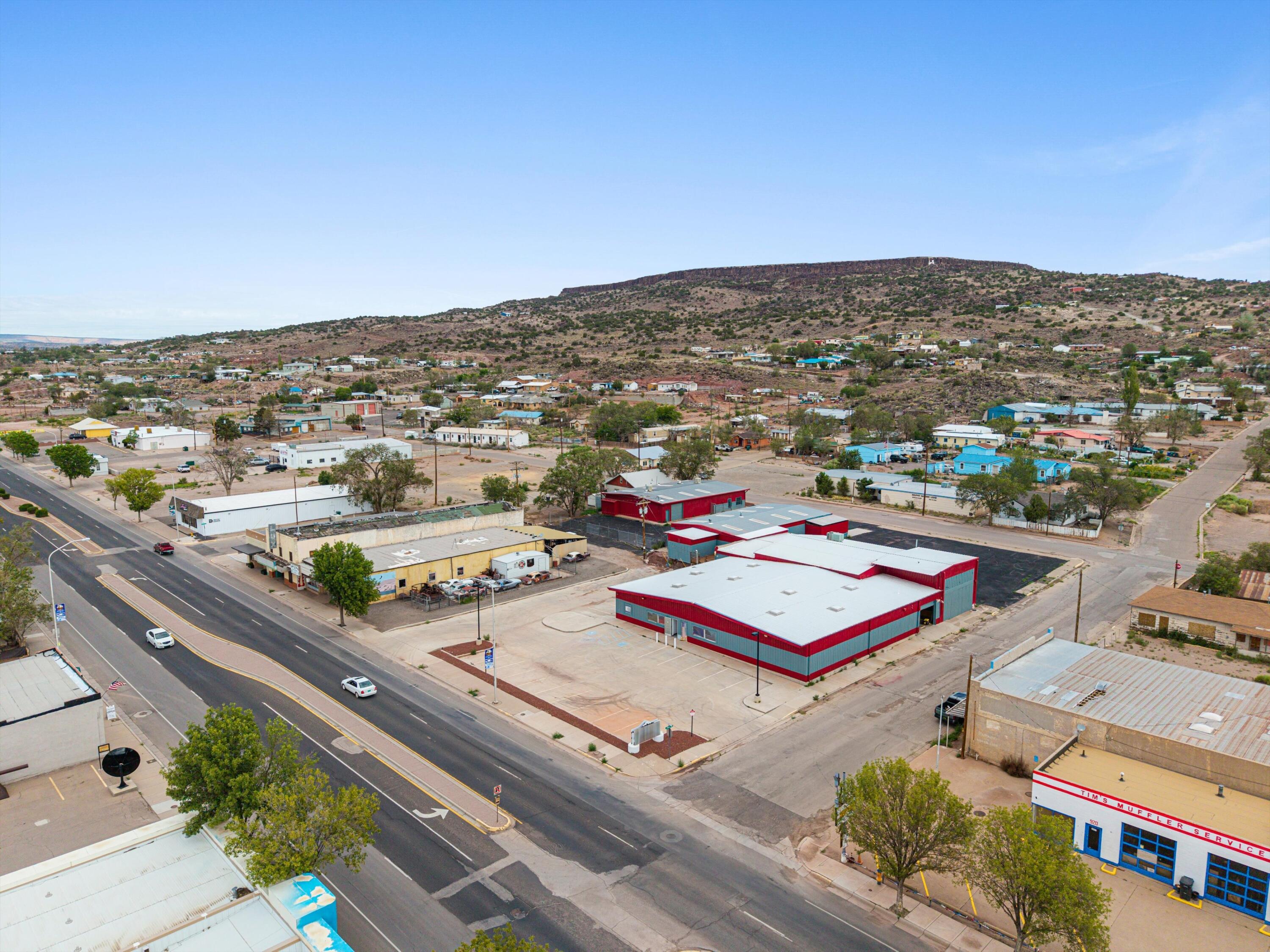 1000 W Santa Fe Avenue — photo