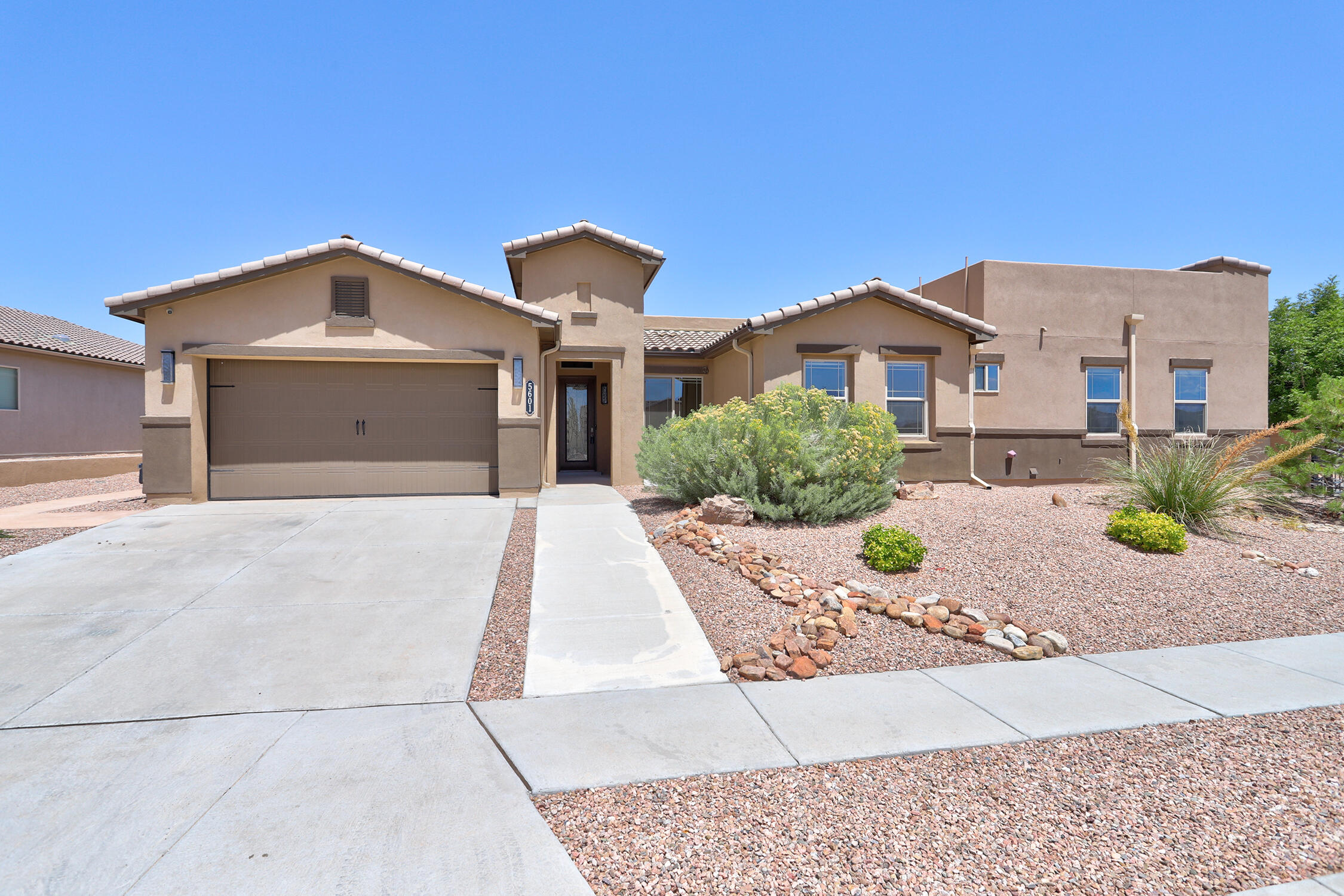 5601 Pikes Peak Loop NE — photo