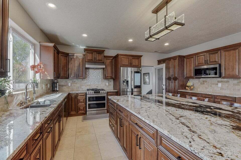 8804 Vallejo Place NE — photo