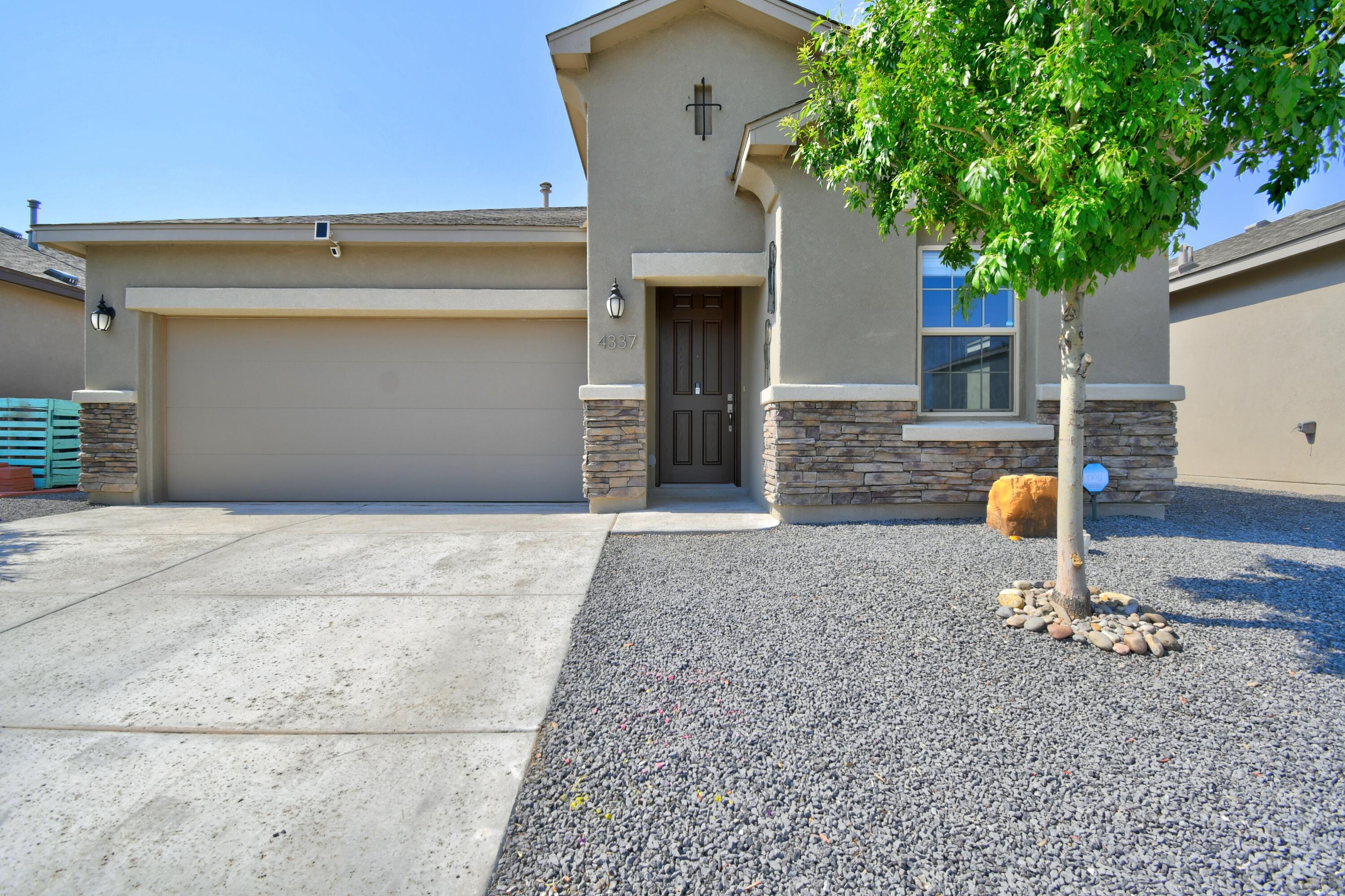 4337 Golden Eagle Loop NE — photo