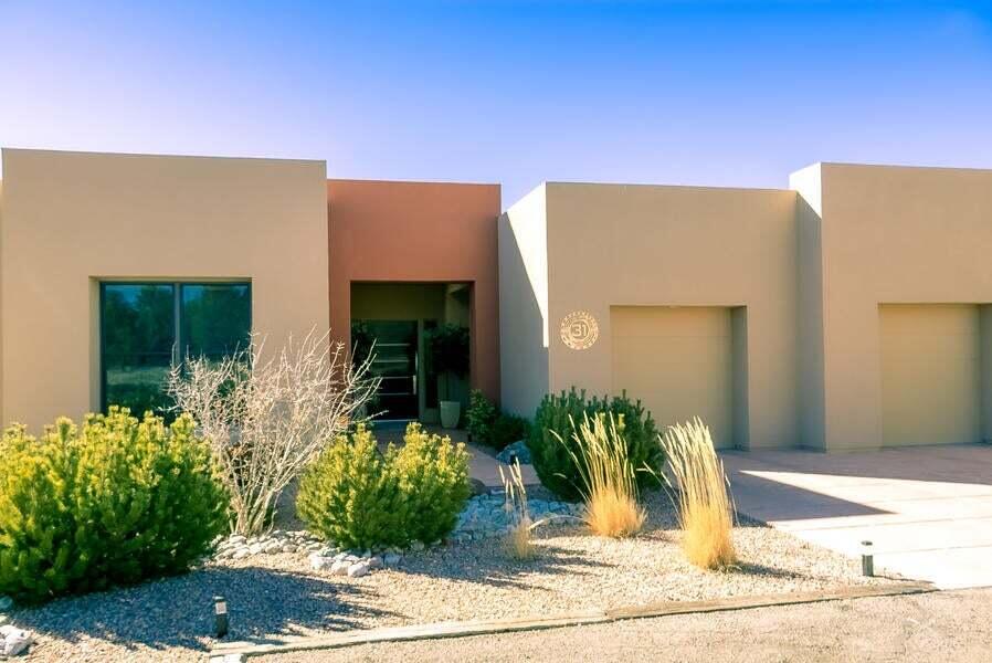 31 Hogan Court — photo