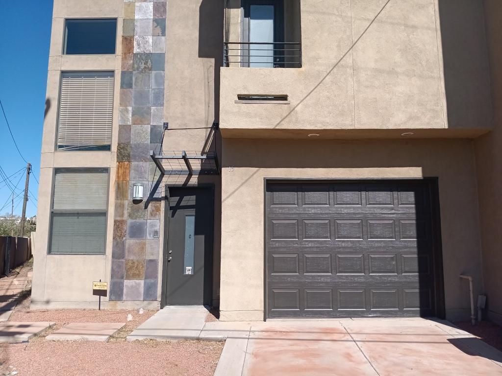915 Edith Boulevard NE Unit B — photo