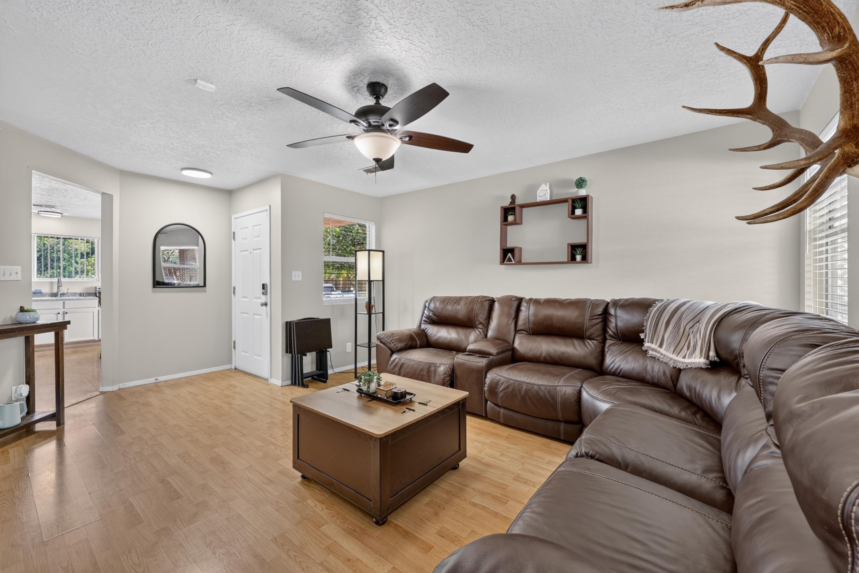 901 Perry Meadows Drive NE, Rio Rancho, NM 87144 — photo 3