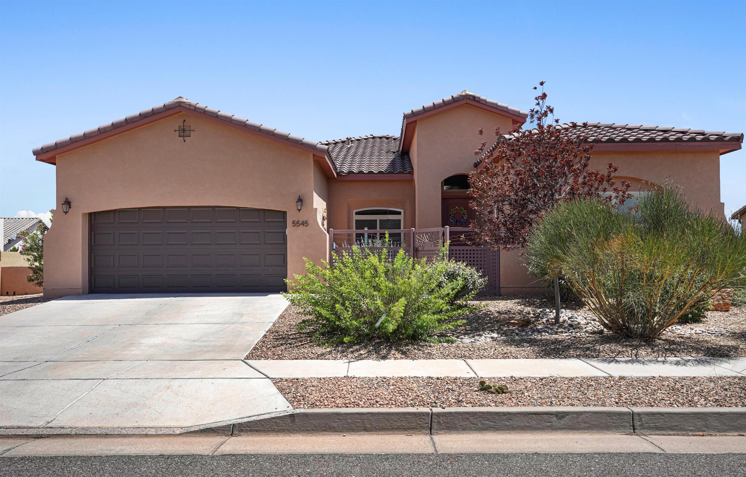 5545 Pikes Peak Loop NE — photo