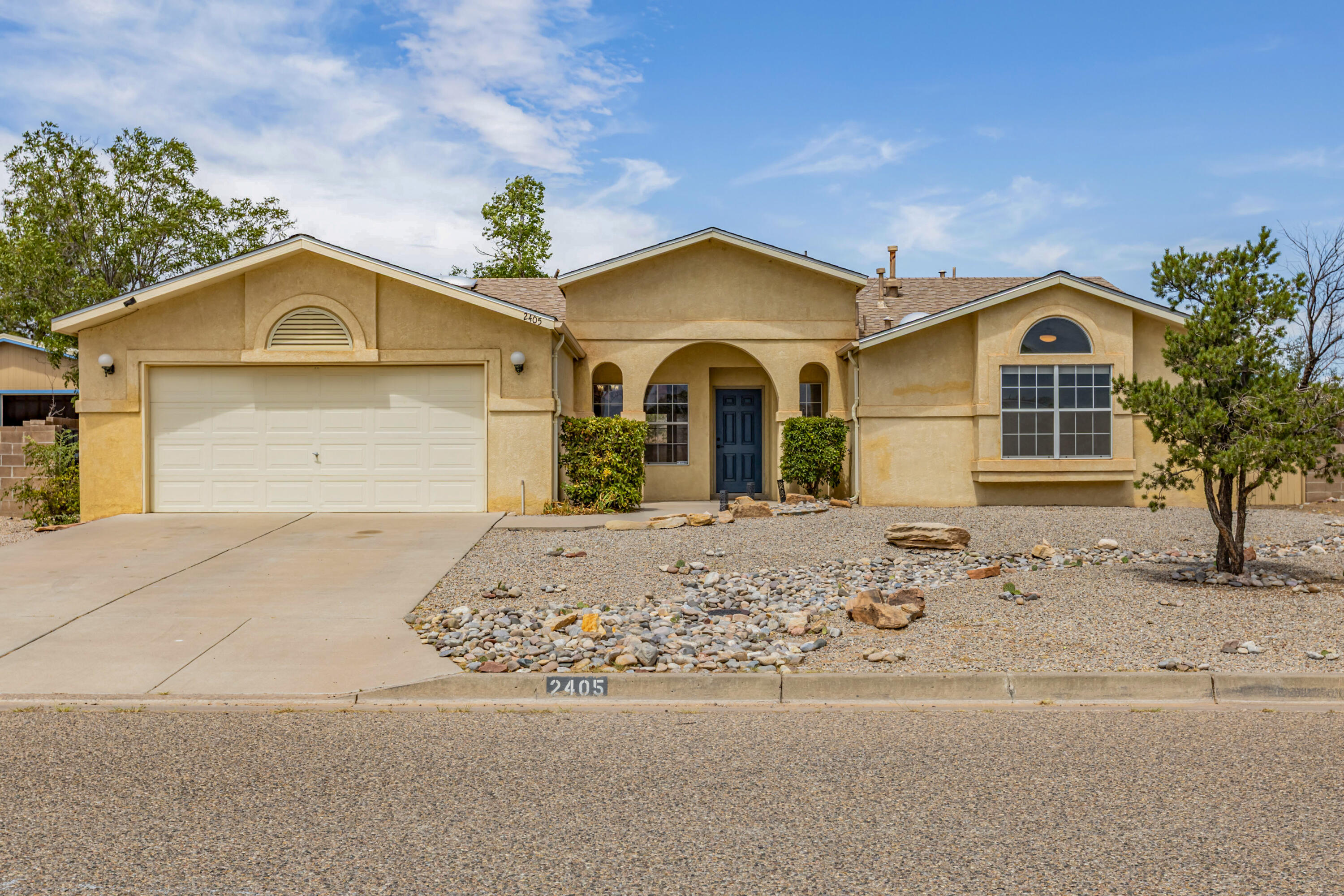 2405 Agua Fria Drive NE — photo