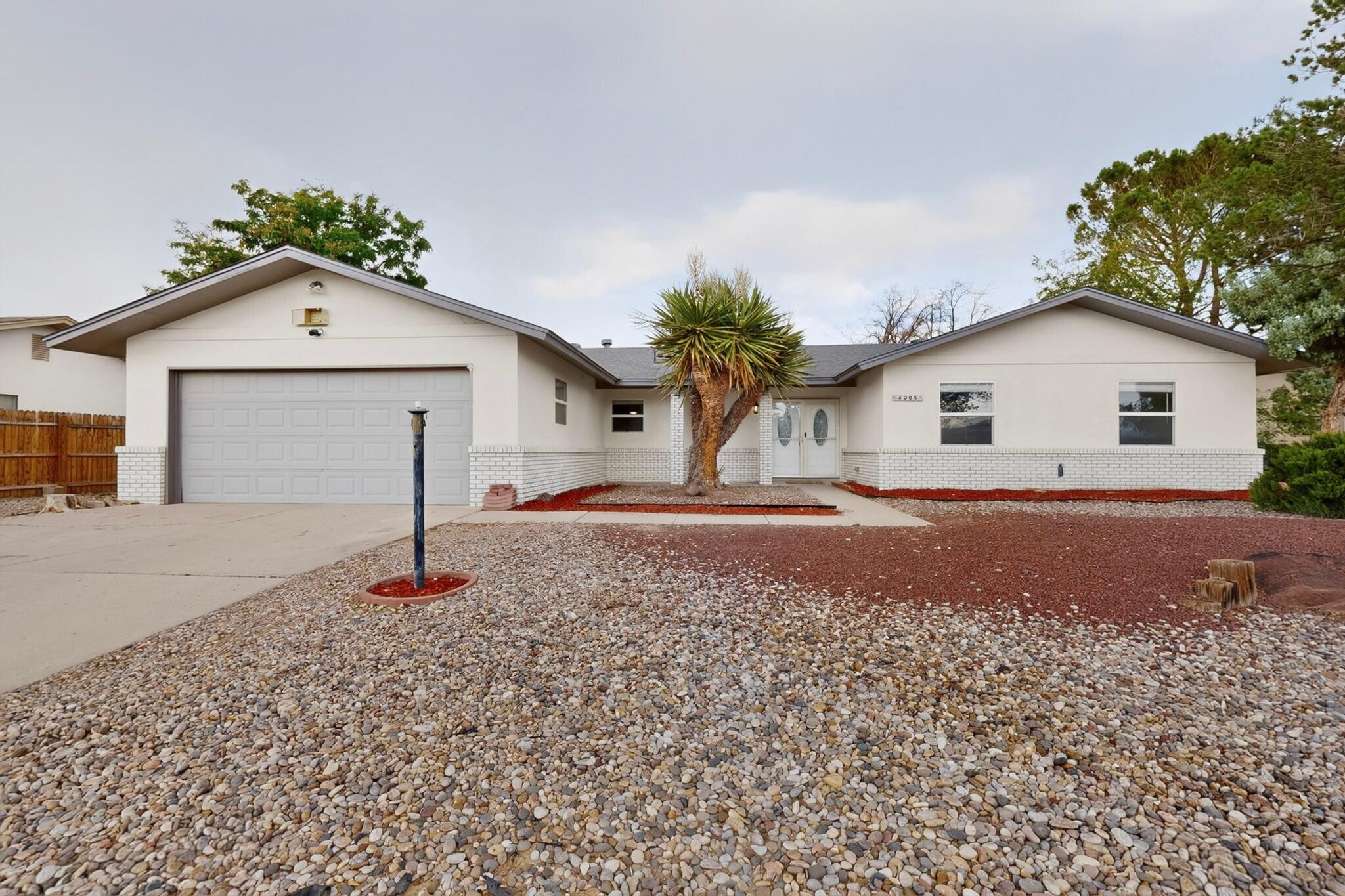 4005 Torrey Pines Road SE — photo